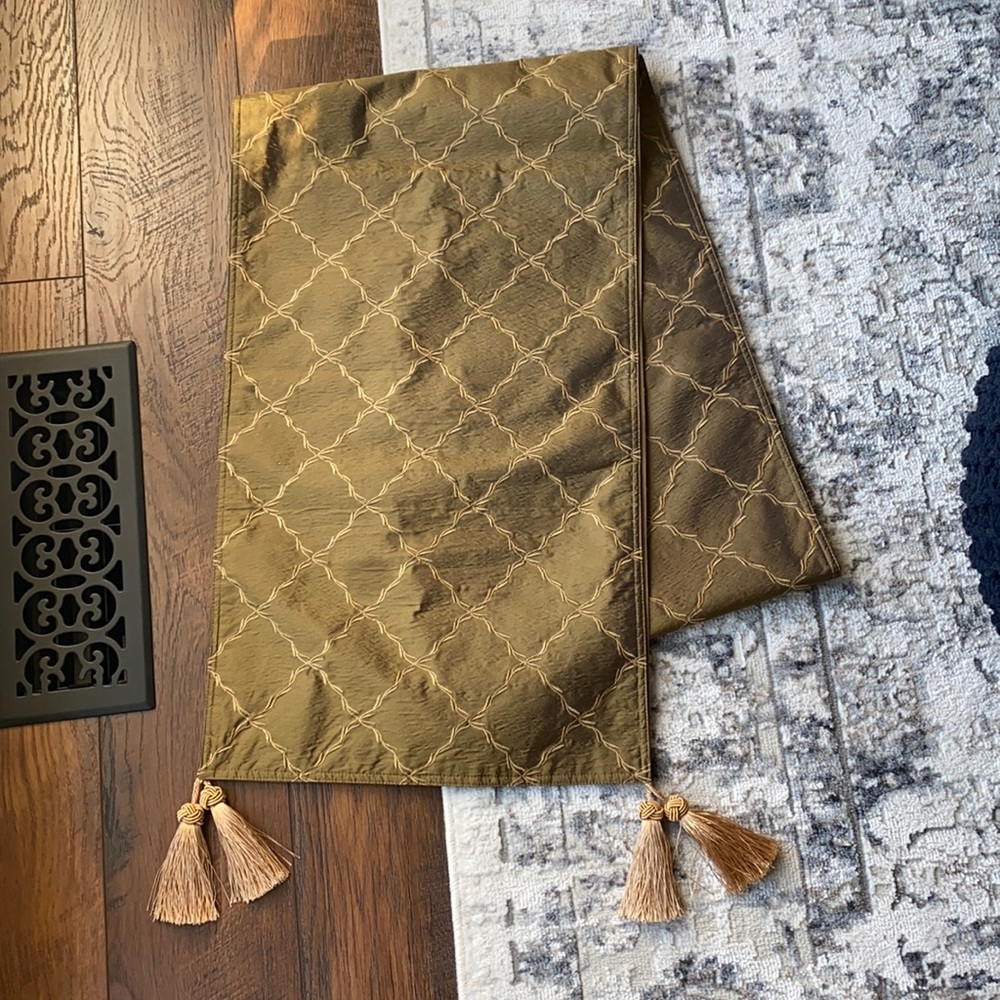 Table Runner